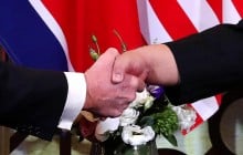 Рукостискання переносить сліди ДНК навіть на предмети, яких людина не торкалася - експерти