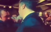 В сети "гуляют" ролики со странным поведением Порошенко: сорвал шапку и ущипнул за нос (видео)