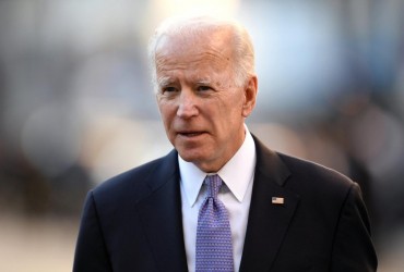 Biden urges investigation into Trump Ukraine call – media
