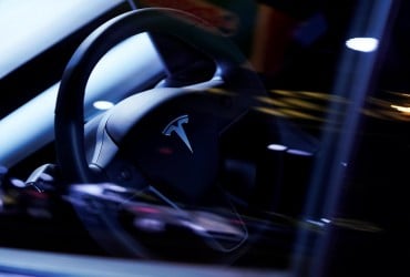Мужчина привез почти новую Tesla в сервис на оценку, но его ждал неприятный сюрприз