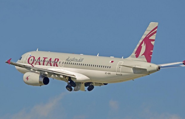 Глава Qatar Airways считает бесполезным соблюдение дистанции в самолетах