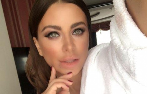 "Що з очима?": Ані Лорак шокувала мережу невдалим фотошопом