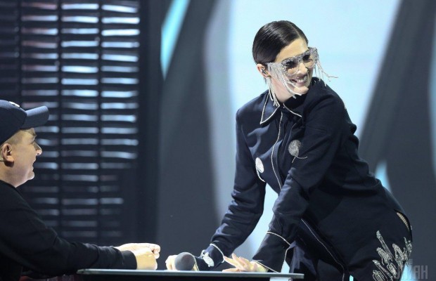 Євробачення 2019: популярний ведучий опублікував кумедне фото та пожартував над Maruv