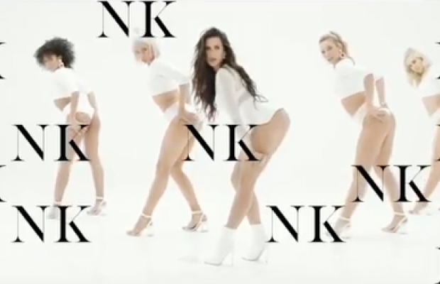 "Огонь!": полуголая Настя Каменских выпустила тизер клипа "Попа как у Ким" (видео)