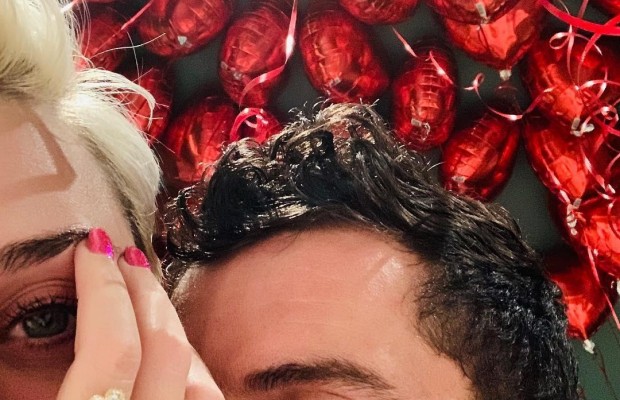 Орландо Блум зробив пропозицію руки та серця Кеті Перрі в День святого Валентина - співачка не відмовила (фото)