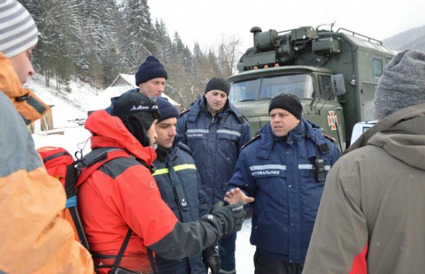 Гибель туристов на Прикарпатье: спасательные работы на горе Поп Иван возобновили