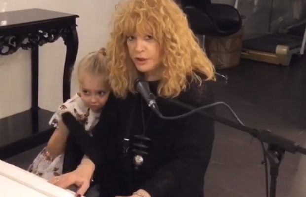 Алла Пугачова "підірвала" мережу новим відео