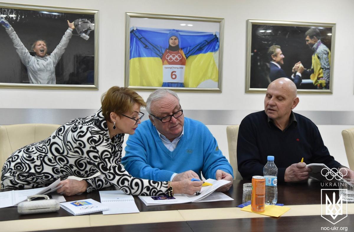 Члены Украинской Академии спорта путем тайного голосования определялись с именами победителей премии «Герои спортивного года-2018» / noc-ukr.org Члены Украинской Академии спорта путем тайного голосования определялись с именами победителей премии «Герои спортивного года-2018» / noc-ukr.org