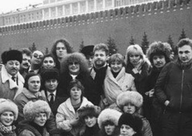 Многие удивлены архивным снимком с артисткой / фото instagram.com/igor_nikolaev_music