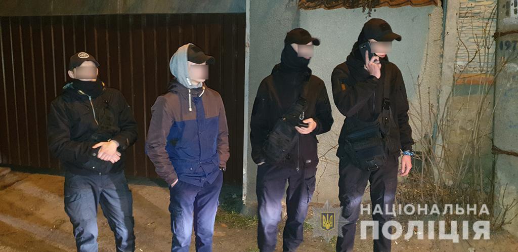 У Миколаєві група молодиків влаштувала стрілянину / фото mk.npu.gov.ua У Миколаєві група молодиків влаштувала стрілянину / фото mk.npu.gov.ua