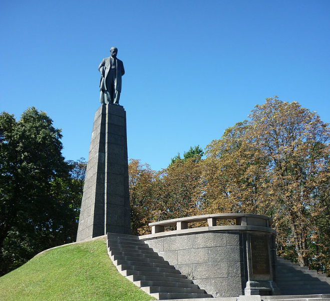 Могила Тараса Шевченко в Каневе / Wikipedia