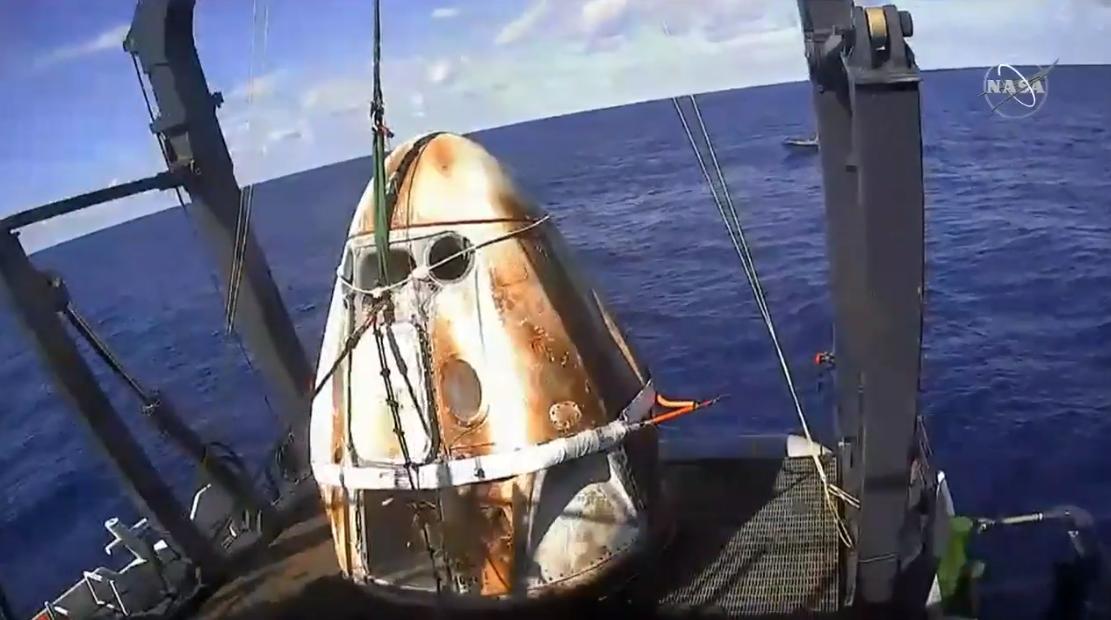 Crew Dragon знайшли в Атлантичному океані / SpaceX Crew Dragon знайшли в Атлантичному океані / SpaceX