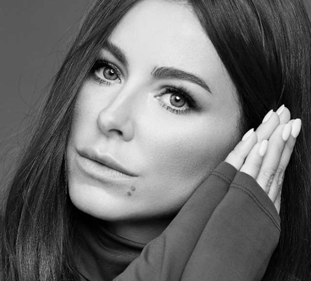 Виконавиця захопила мережу новим фото / фото instagram.com/anilorak