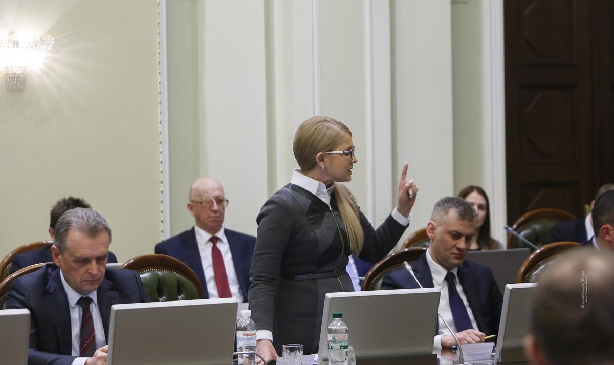 Тимошенко закликала Порошенка зняти свою кандидатуру з президентських виборів / фото Олександр Прокопенко Тимошенко закликала Порошенка зняти свою кандидатуру з президентських виборів / фото Олександр Прокопенко