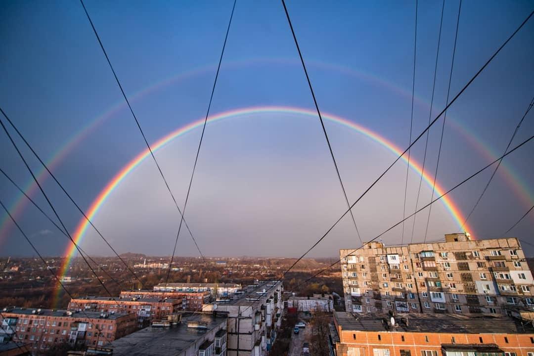 Подвійна веселка в Донецьку / www.instagram.com/lesiksokolova Подвійна веселка в Донецьку / www.instagram.com/lesiksokolova