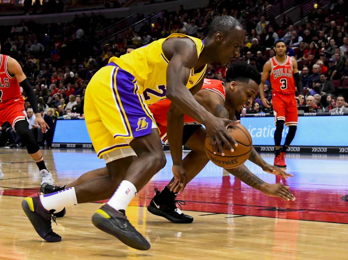 Лейкерс обіграли Буллз в центральному матчі дня в НБА / Reuters