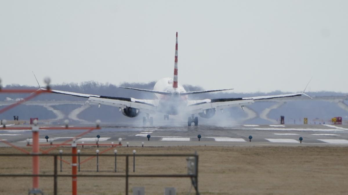 Росіянам доведеться і далі на старих "Боїнгах" / Ілюстрація REUTERS