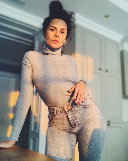Исполнительница удивила сеть новым фото / фото instagram.com/kamenskux