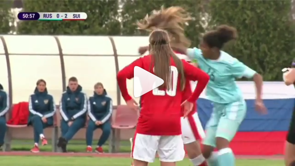 Побилися футболістки Швейцарії (у червоному) і Росії / скріншот instagram.com/ruswomenfootball