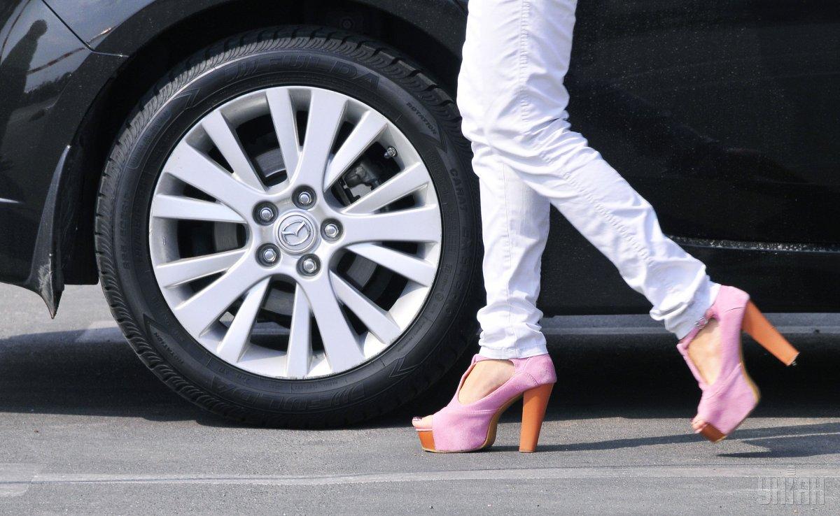 Опровергнуты научные выводы о привлекательности женщин на высоких каблуках / фото УНИАН