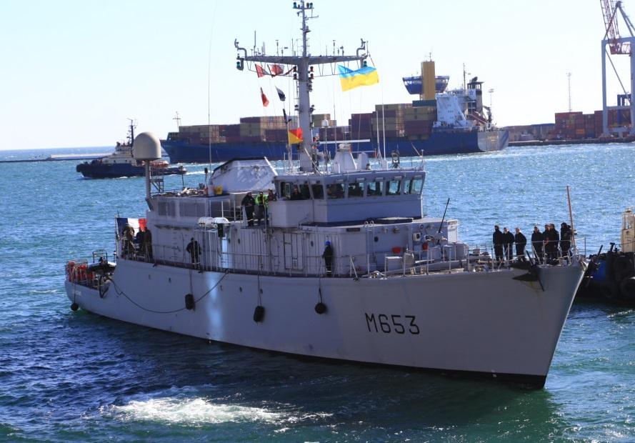 В составе экипажа Capricorne - 49 человек \ Думская