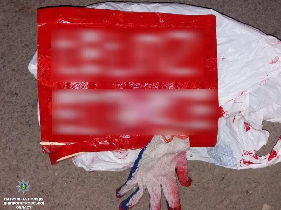 Патрульні викликали матір хлопця та слідчо-оперативну групу \ Нацполіція Патрульні викликали матір хлопця та слідчо-оперативну групу \ Нацполіція