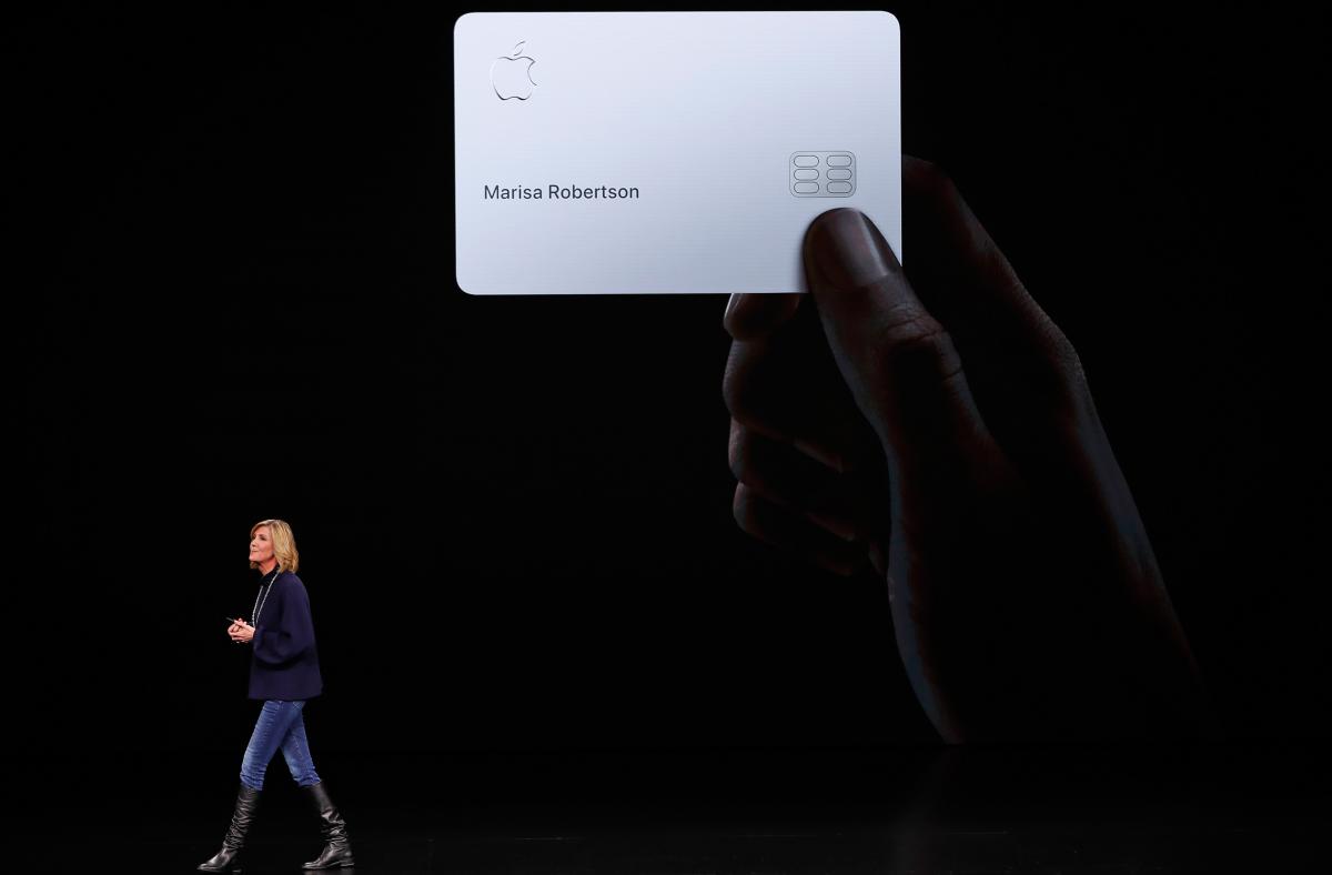 Apple Card / REUTERS