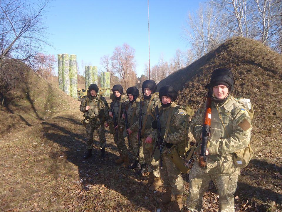 Бійці тренували відбиття умовного удару противника / фото: ЗСУ Бійці тренували відбиття умовного удару противника / фото: ЗСУ