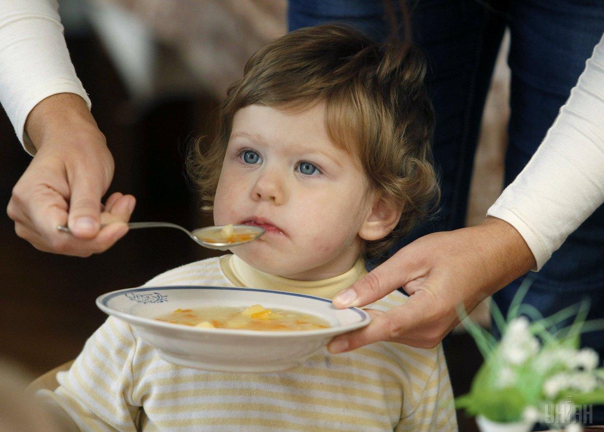 Комаровский рассказал, как правильно кормить болеющих детей / фото УНИАН