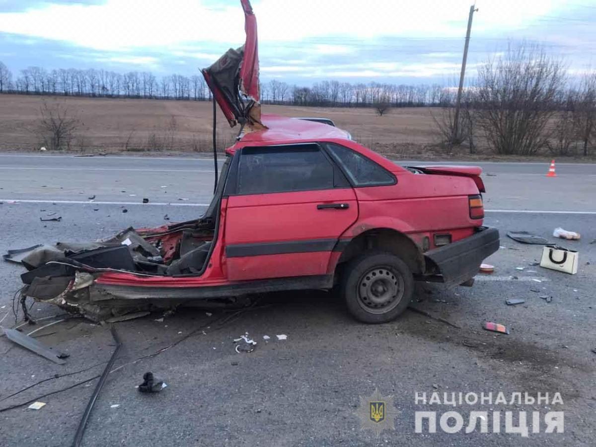 В Винницкой области в результате ДТП машину разорвало пополам | УНИАН