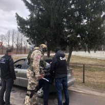 В Житомирской области задержаны восемь участников группировки вымогателей, которые угрожали людям физической расправой (фото)