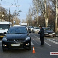 В центре Николаева иномарка сбила беременную женщину на 
