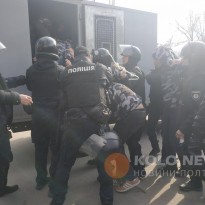 На митинге Порошенко в Полтаве полиция жестко разогнала активистов, есть раненый (фото, видео)