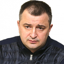 "Почему ты не доложил мне, что ты уже подписал и направил подозрения?". Я ему сказал - "Чтобы вас не подставлять""