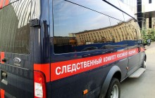 У РФ школярки сфотографували відвідувачку торгового центру, а у відповідь на обурення побили її в туалеті