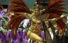 На карнавал в Рио-де-Жанейро съехались сотни тысяч людей из разных уголков мира (фото, видео)