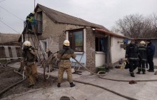 На Дніпропетровщині під час пожежі загинула 2-річна дівчинка, ще двоє дітей врятовані (відео)