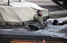 "Унітази замість сидінь": в мережі висміяли встановлення туалетів у російських танках