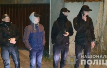 В Николаеве группа молодчиков в балаклавах устроила стрельбу (видео)