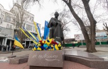 Читання віршів та хвилина мовчання: у Дніпрі вшанували пам'ять Тараса Шевченка (фото)