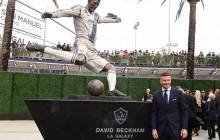 Бекхема розіграли, презентувавши його потворну статую (відео)