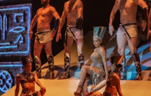 Ани Лорак щеголяла на концерте в РФ в вульгарных нарядах (фото)