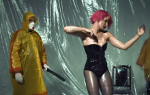 Украинская секс-бомба Астафьева потрясла пышными формами в новом клипе (видео)