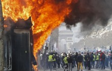 У Франції вирішили забороняти протести "жовтих жилетів"