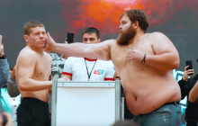 В России прошел чемпионат по пощечинам (видео)
