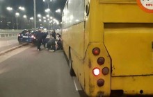У Києві маршрутка проїхала на червоне світло і збила групу пішоходів (відео)