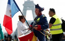 У Франції в акції "жовтих жилетів" взяли участь 40,5 тисяч демонстрантів