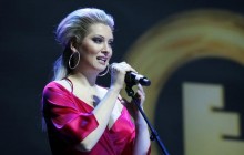 Російській телеведучій стали погрожувати після посмішки у передачі про смерть Началової (фото)