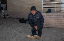 У Дніпрі при вживанні «глоду» помер молодий хлопець, його товариша по чарці госпіталізували (фото, відео)
