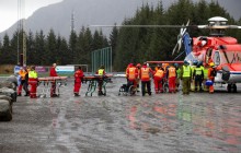 Круизный лайнер Viking Sky добрался до порта, эвакуация пассажиров остановлена (фото)
